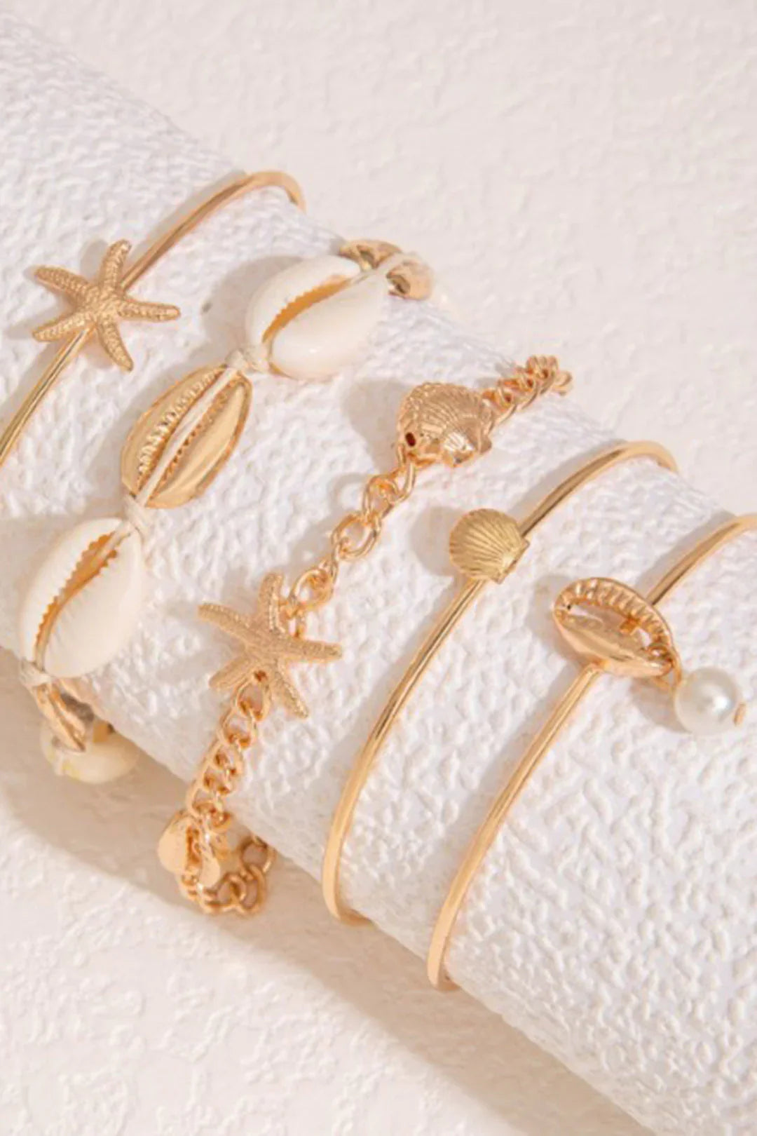 Bracelet with shells and starfish
